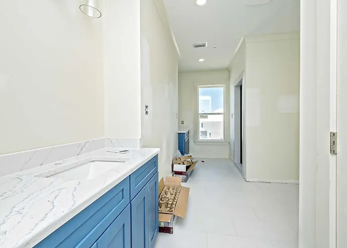 Breezy Shores West 7 Bedroom * Gulf Shores